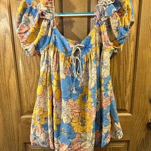 Free People Floral Puff-Sleeve Peasant Top and matching shorts